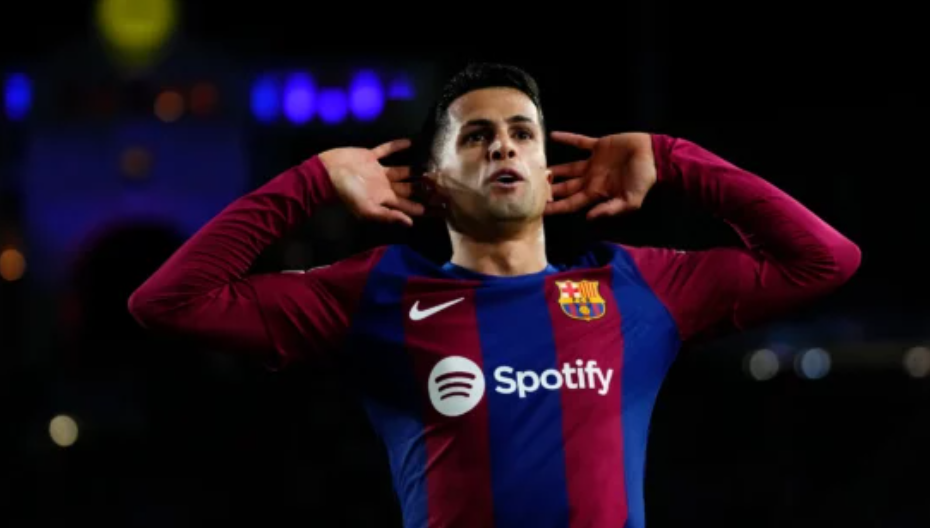A do të qëndrojë Cancelo te Barça? Zbulohet vendimi i lojtarit dhe i klubit