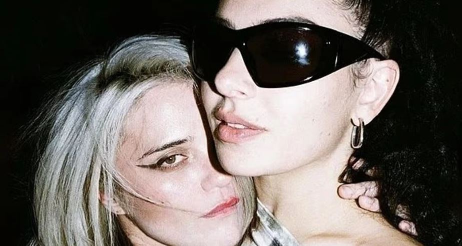 Sky Ferreira akuzon Charli XCX për përdorim të demove të saj të papublikuara