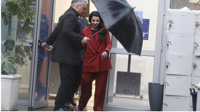 Kërkesa për heqjen e masës së pezullimit nga detyra, Gjykata e Posaçme shqyrton sërish sot kërkesën e Belinda Ballukut