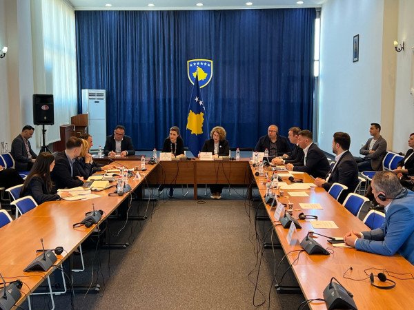 ​Projektligji për çmimet përplas pushtet-opozitë, Komisioni e miraton në parim