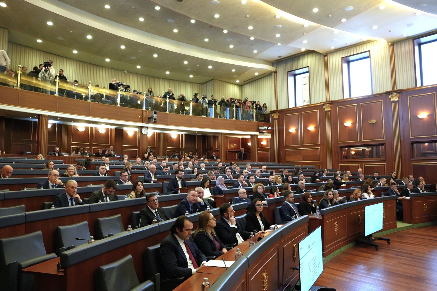 Kosova në pritje të presidentit, opinionisti ‘shpërthen’ ndaj partive opozitare: Po bëjnë lojëra politike, refuzojnë të…!