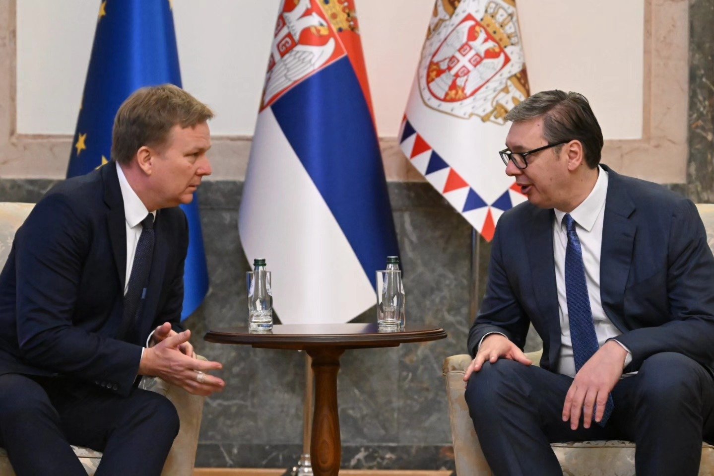 Vuçiq takohet me Sorensenin, flasin për dialogun Kosovë-Serbi 