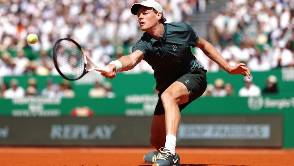 Jannik Sinner përballet me Alexander Zverev