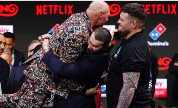 Fury: Makhmudov e vlerësoj por do ta bëj shembull