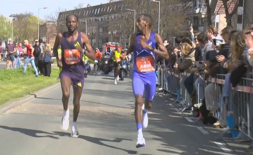 Abdi lufton me ngërçin dhe përfundon me 2:04:19 orë në Maratonën e Rotterdamit