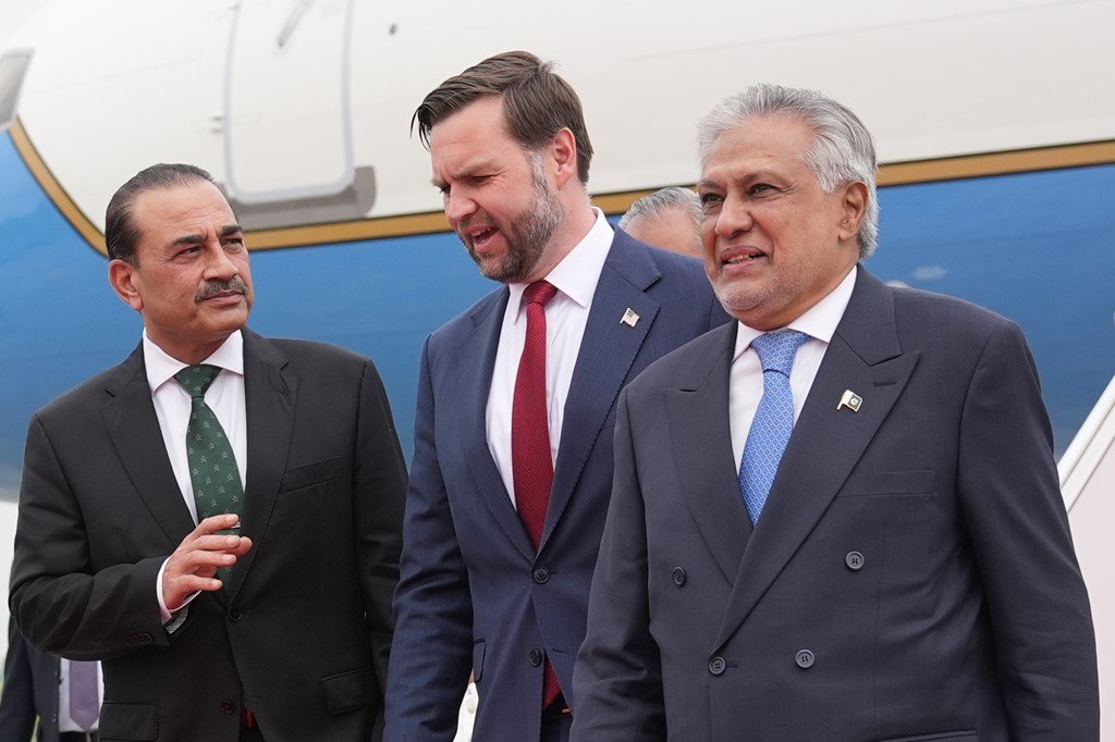 Pakistani u bën thirrje SHBA-ve dhe Iranit të mbështesin angazhimin për armëpushim