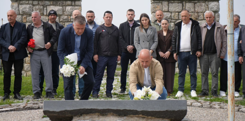 Përkujtohen tre dëshmorët e Drenasit, Lladrovci: Sakrifikuan për liri