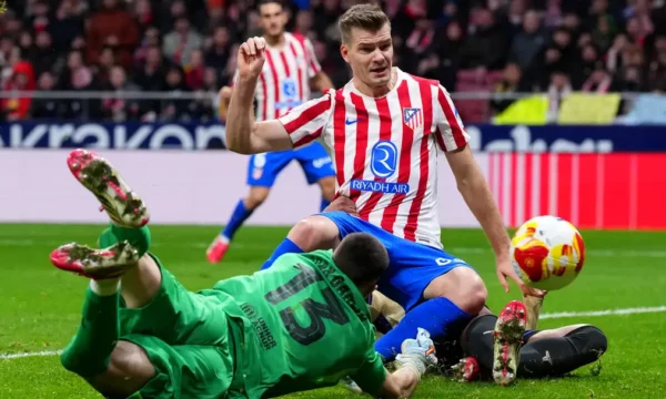 Barça ankohet në gjatësinë e barit para lojës së Championsit, Atletico i hedh poshtë akuzat
