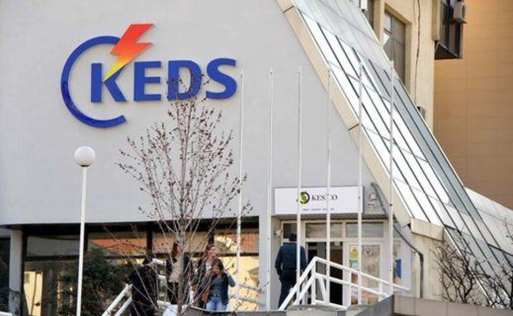 MINTI “dënon” KEDS-in: 1500-5000 euro gjobë për secilin njehsor me afat të skaduar