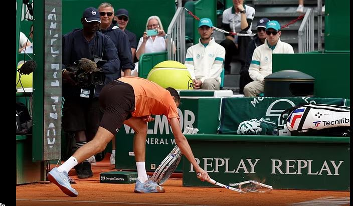 Daniil Medvedev gjobitet sërish për thyerjen e raketës