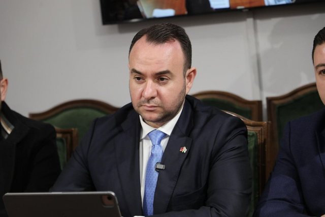 Balliu-Ballës: Projektligji për shtetësinë është i njëjtë me 'Pasaportat e Arta’ që ndaloi BE