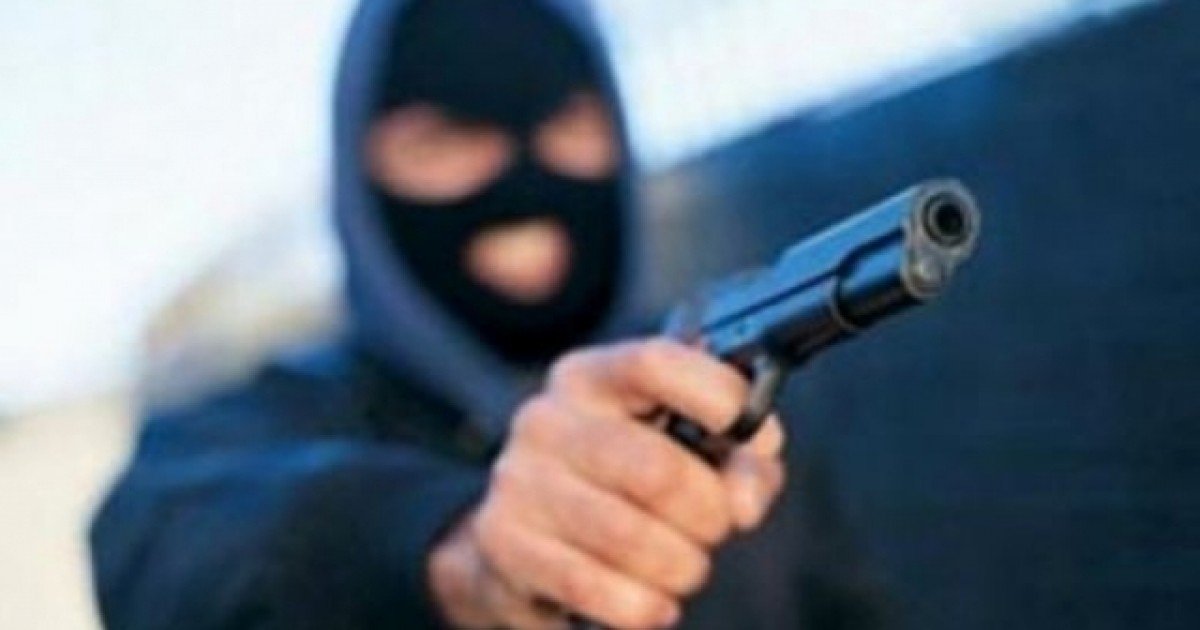 Arrestohet në Fushë Kosovë i kërkuari për grabitje, i dënuar me mbi 3 vjet burgim