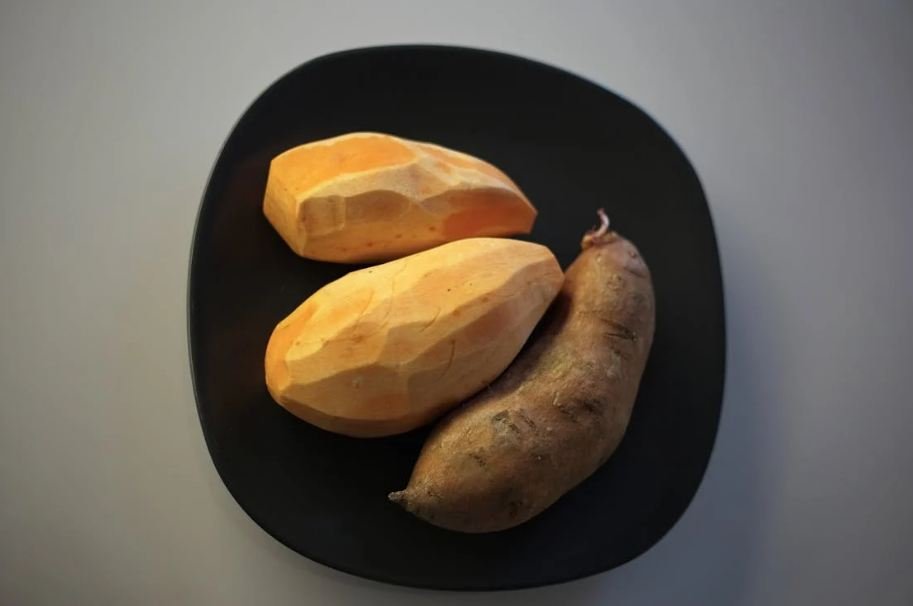 A mund ta ndihmojë një patate e ëmbël fëmijën tuaj të flejë gjatë natës?