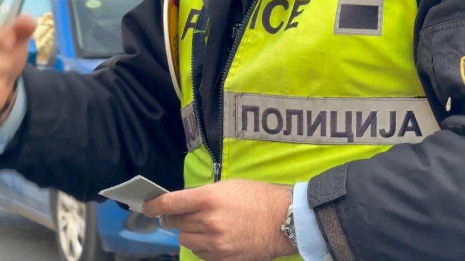 Policia e Maqedonisë ndalon gjashtë shoferë, vozisnin pa leje dhe nën ndikimin e alkoolit