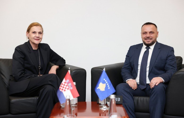 Maqedonci me Barisiq, diskutojnë për rritjen e kapaciteteve të mbrojtjes