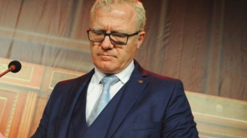 ‘Lotë krokodili’ për Kosovën dhe lojë për pushtet – Tali ‘godet’ Vuçiqin: Fundi i tij vetëm çështje kohe!
