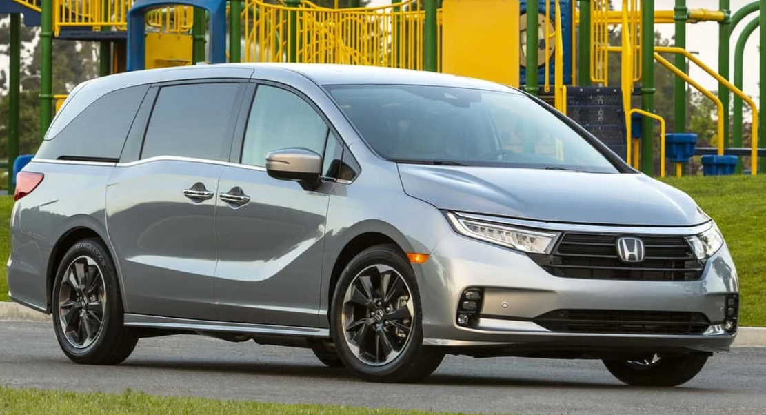 Honda tërheq mbi 400 mijë Odyssey nga tregu për shkak të një defekti me airbag