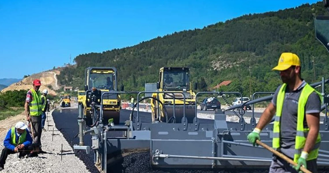 Nikolloski: Janë siguruar mjete shtesë për përfundimin e autostradës Kërçovë-Ohër