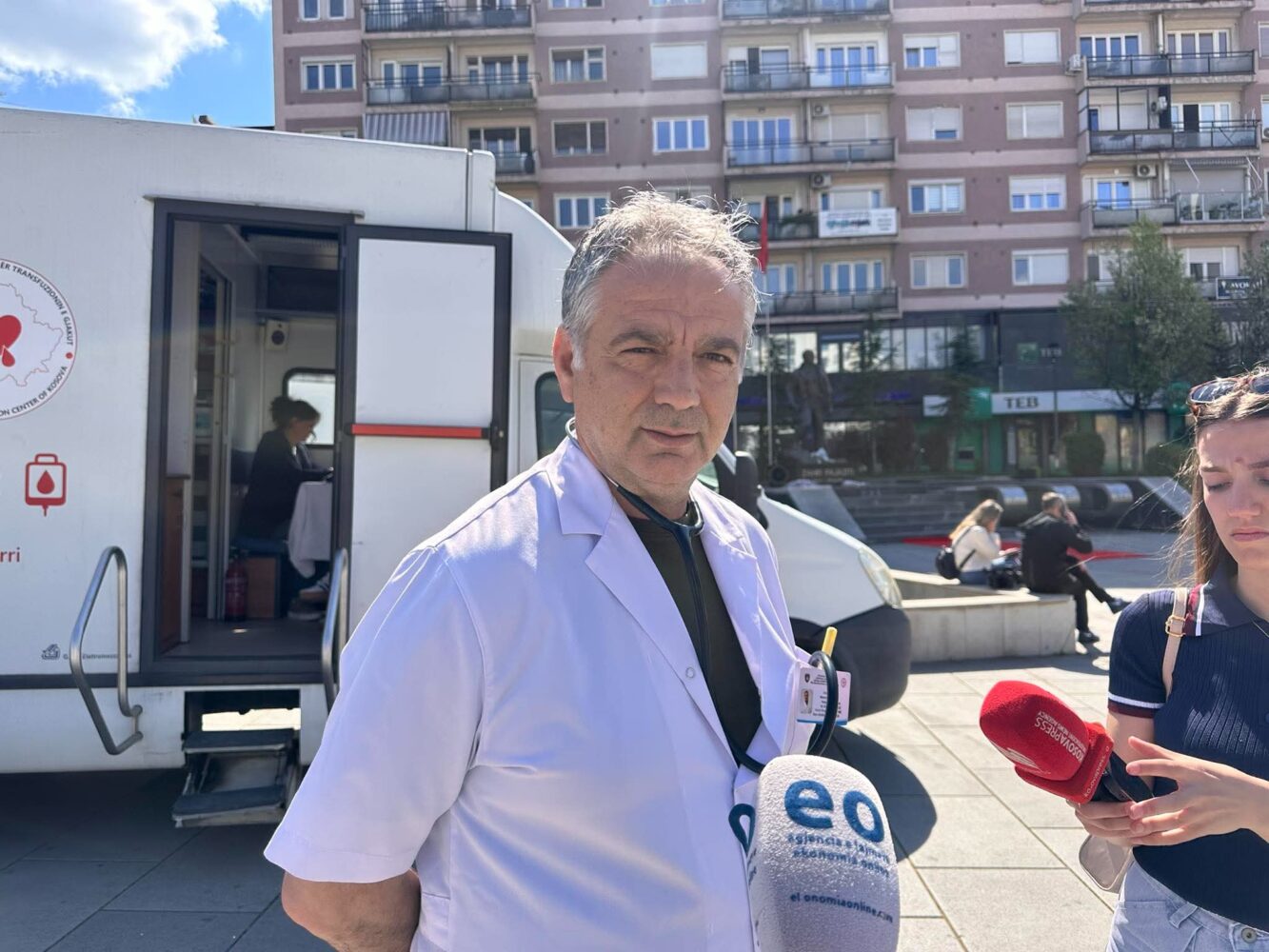 Dita e Dëshmorëve të Komunës së Prishtinës, dhurohet gjak në sheshin “Zahir Pajaziti”