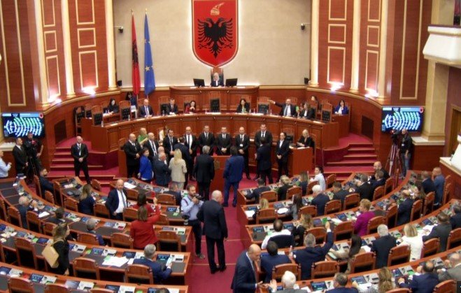 Administrativja rrëzoi përjashtimet e 6 deputetëve të PD, Balla: Ndërhyrje në kompetencat e organeve të Kuvendit
