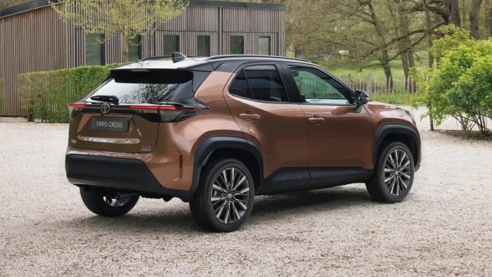 Toyota Yaris Cross i qëndron besnik emrit të tij me një pamje të re energjike