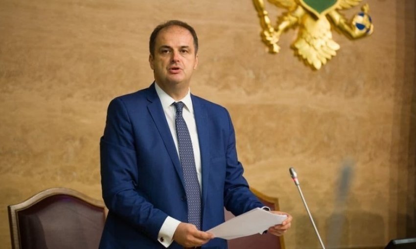 Ura mbi Bunë ende s`ka nisur, Nimanbegu optimist për ndërtimin