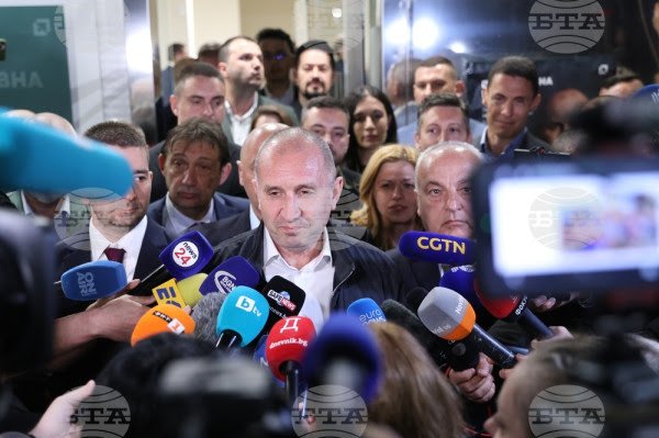 Rumen Radev fiton në Bullgari