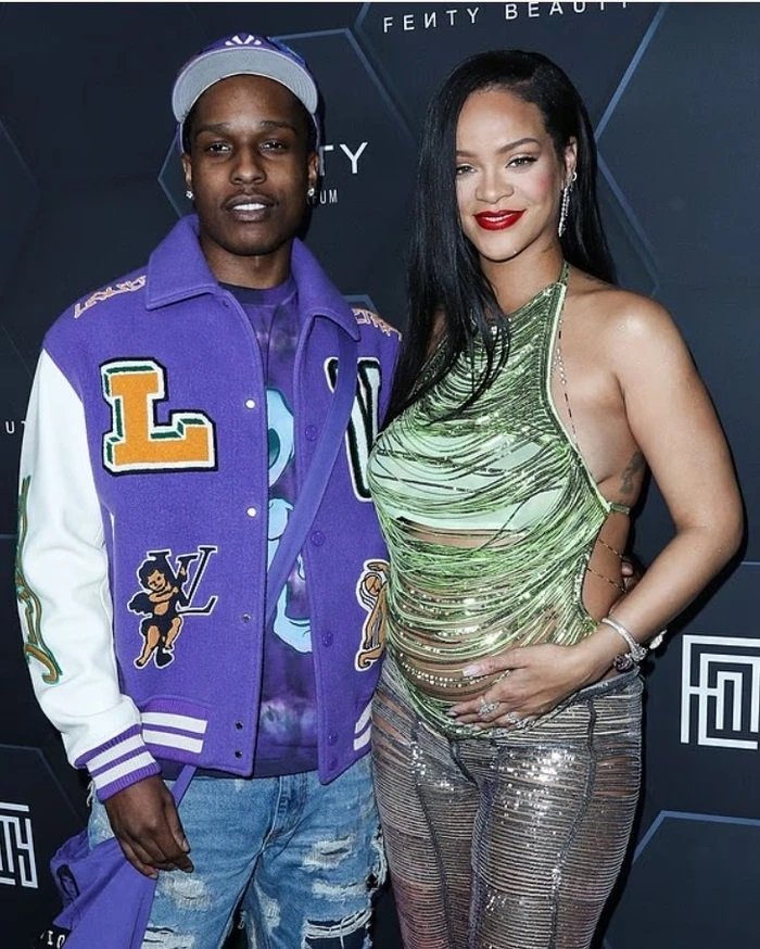 “A është foshnja në bark me ne?” Rihanna i përgjigjet me ironi thashethemeve për shtatzëni