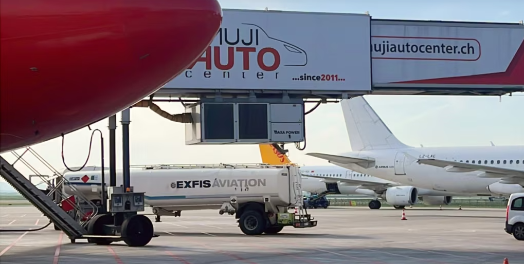Monopol në pistë: Kush përfiton nga furnizimi me karburante në Aeroportin e Prishtinës?