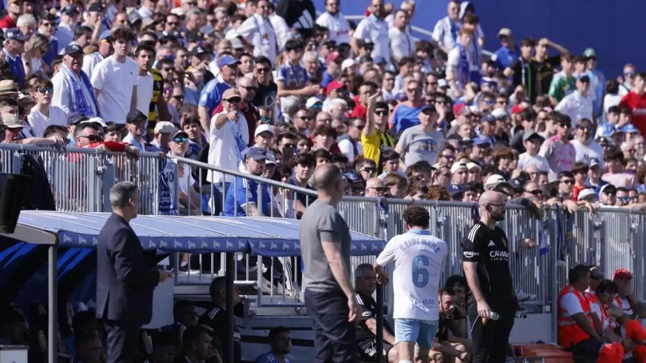 Kaos në Spanjë me Keidi Baren, bëri sherr me trajnerin dhe tifozët e tij gjatë ndeshjes. Futbollisti kërkon falje