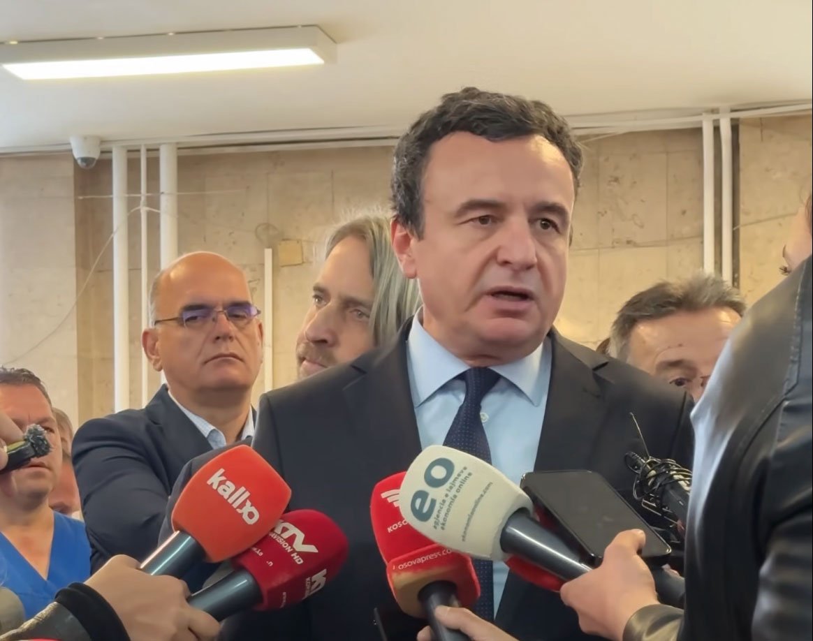 Kryeministri Kurti ‘godet’ partitë opozitare, ja çfarë dëmi do t’i sjellin zgjedhjet e reja Kosovës