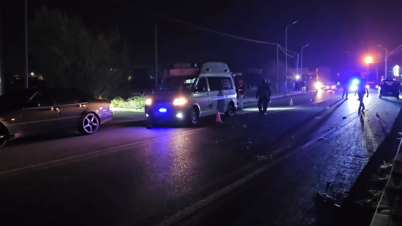 Vetura godet dy këmbësor në Deçan 