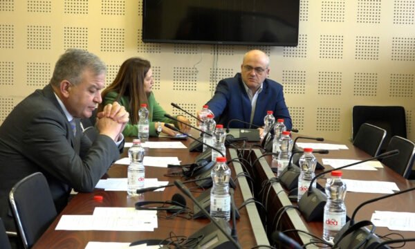 Dështon mbledhja e Komisionit për Shëndetësi