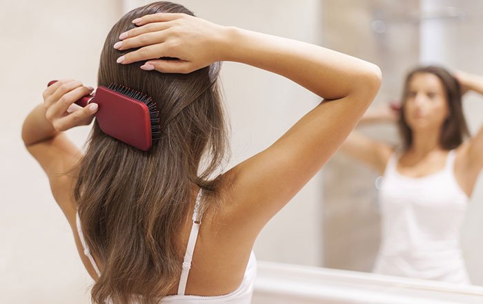 Moda popullore e flokëve mund të çojë në rrallim dhe thinje