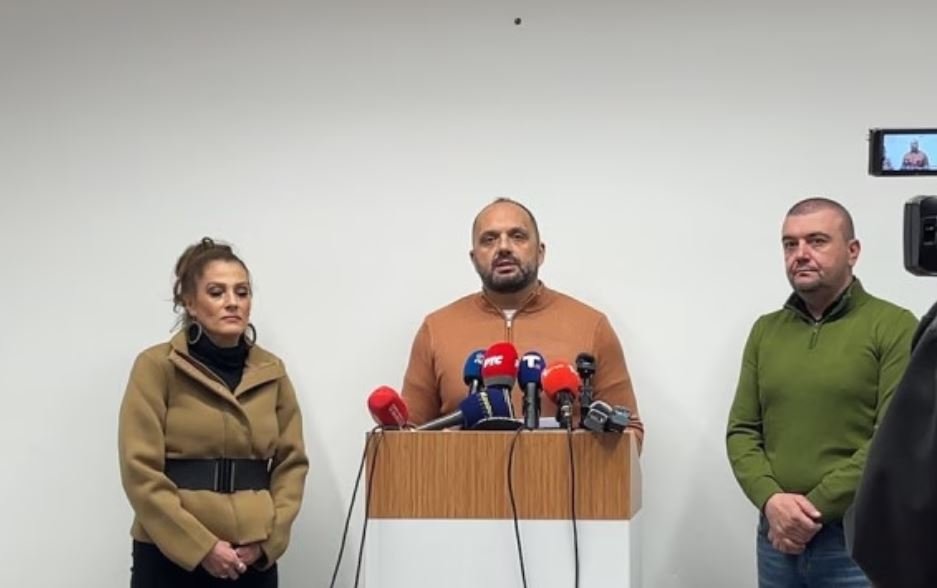 Rrënimi i garazheve në veri të Mitrovicës, përplasen Komuna dhe Trepça për pronësinë dhe ligjshmërinë e aksionit 