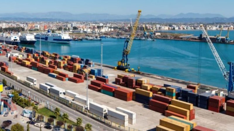 Kontenieri me mallra të bllokuara në Durrës dërgohet gabimisht në Pire të Greqisë, nis hetimi
