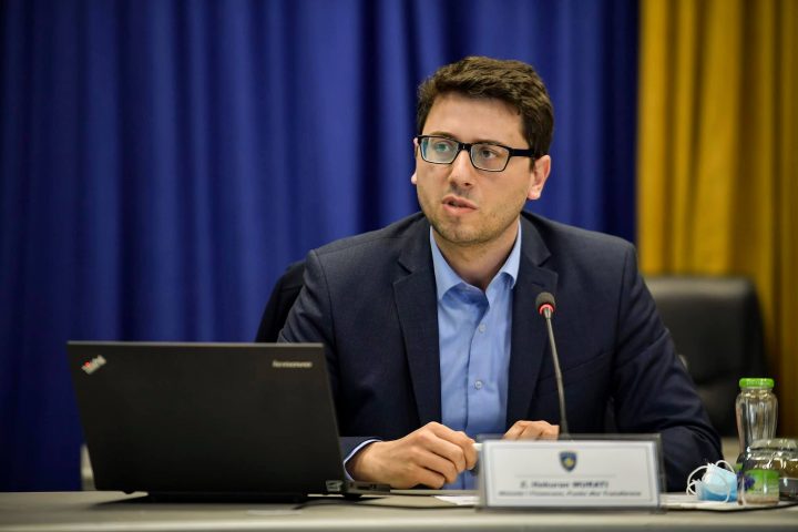 Murati nënshkruan udhëzimin: Arkat fiskale bëhen digjitale dhe më të lira për bizneset