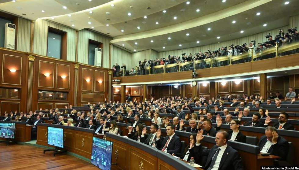 Deputetët ratifikojnë marrëveshjen për anëtarësimin e Kosovës në Bordin e Paqes