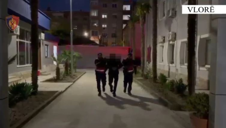 E kishte kthyer banesën në ‘bazë’ për përgatitjen e drogës, arrestohet 53-vjeçari në Vlorë, sekuestrohet kokaina