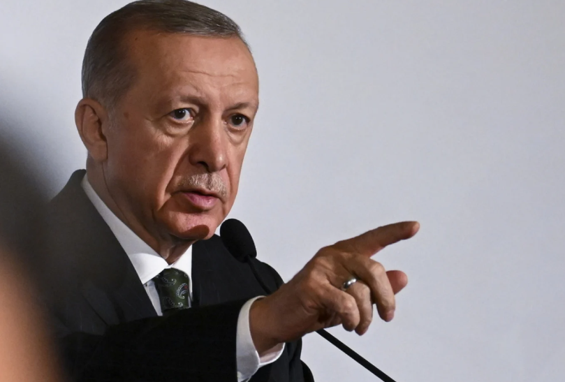 Sulmet vdekjeprurëse në shkolla në Turqi, Erdogan shkarkon zëvendësministrin e arsimit