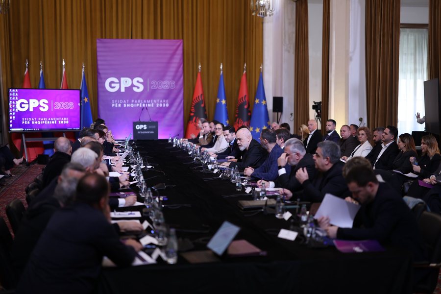 Përfundon pas 4 orësh mbledhja e Ramës me Grupin Parlamentar të PS-së