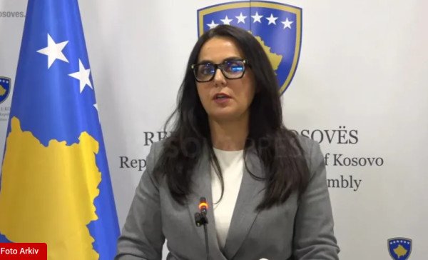 ​Lushaku: Seanca e sotme për presidentin, tallje me qytetarët
