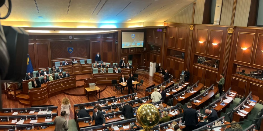 Nis votimi për president, opozita nuk është prezente në sallë