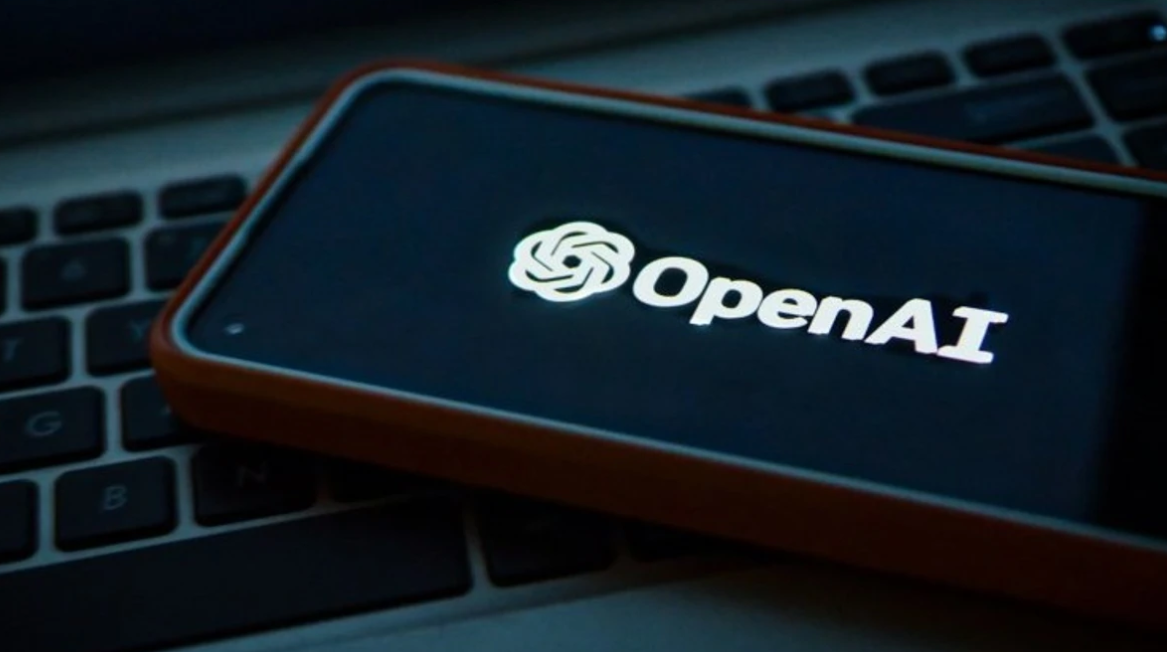 Telefon i mençur nga OpenAI me çipset të personalizuar në zhvillim e sipër
