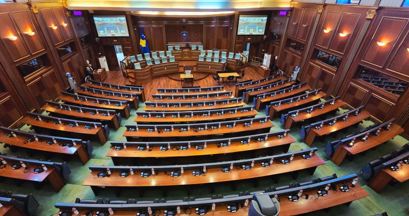 Seanca për presidentin nuk nis, partitë në mbledhje urgjente