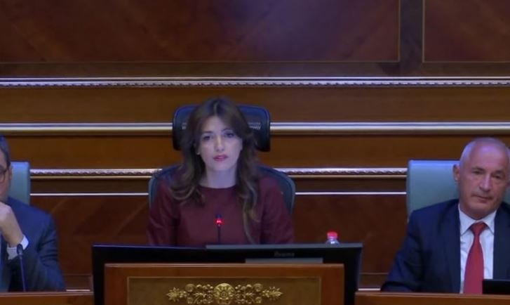 Sërish shtyhet seanca për presidentin, deputetët mblidhen në orën 23