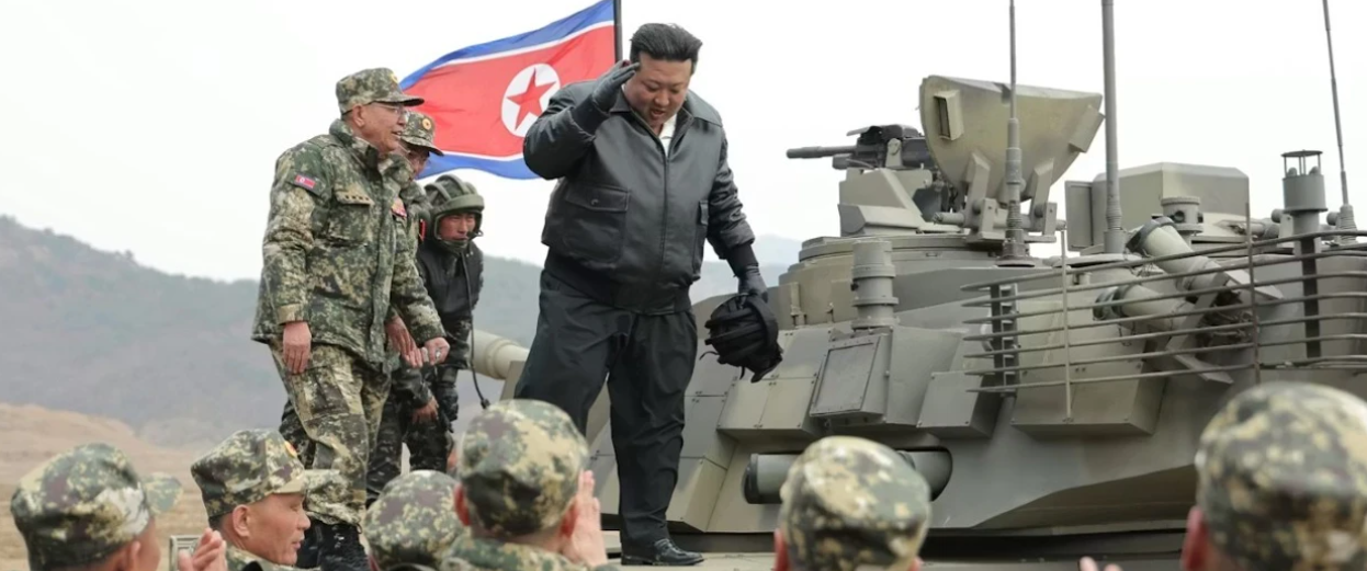 Kim Jong-un lavdëroi ushtarët koreano-veriorë që kryen vetëvrasje për të mos u kapur rob në Ukrainë