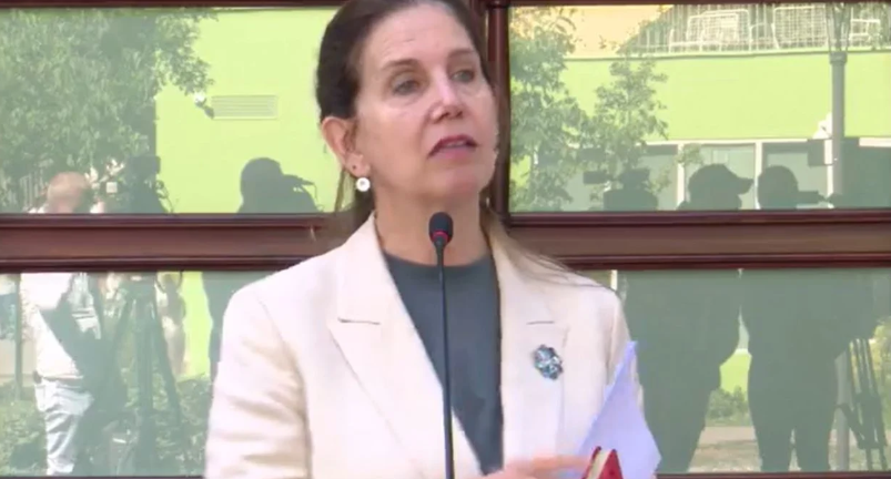 Alarmi i prindërve për gratë iraniane pranë fëmijëve, ministrja Kumbaro: Kemi çdo gjë nën kontroll, asgjë për t’u shqetësuar