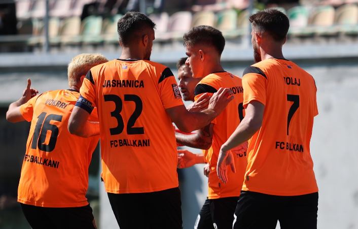 Ballkani ruan hapin për kreun e tabelës, Drenica pëson humbje të rëndë