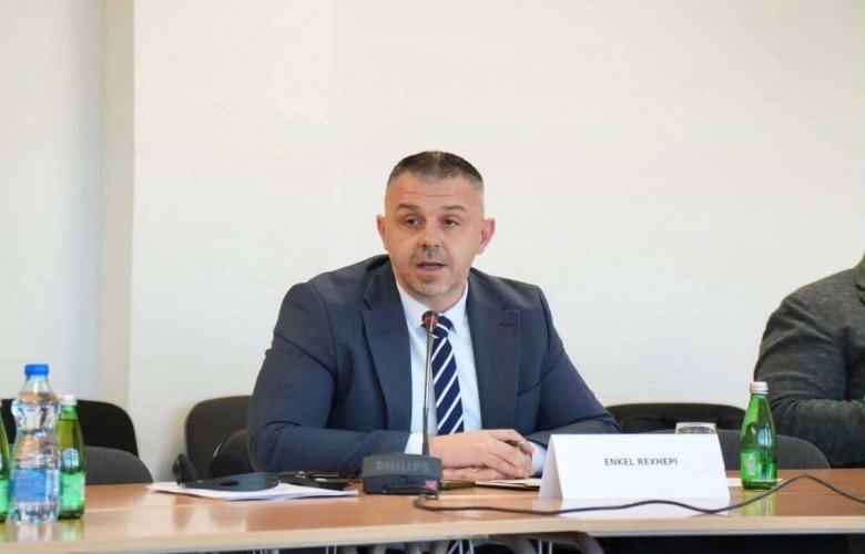Rexhepi: Serbia bllokon fondet e Kosovës, nxënësit e Luginës mbesin pa libra